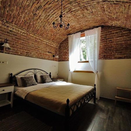 Мури Старого Львова Apartment Екстериор снимка