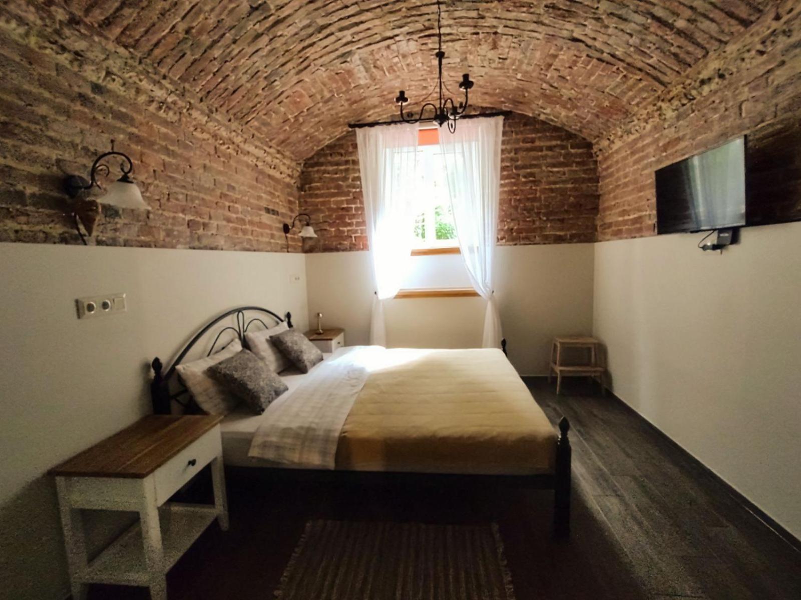 Мури Старого Львова Apartment Екстериор снимка